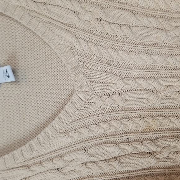 IZOD GOLF 100% Cotton Tan Chunky Cable Knit V-Neck Sweater - Picture 3 of 8